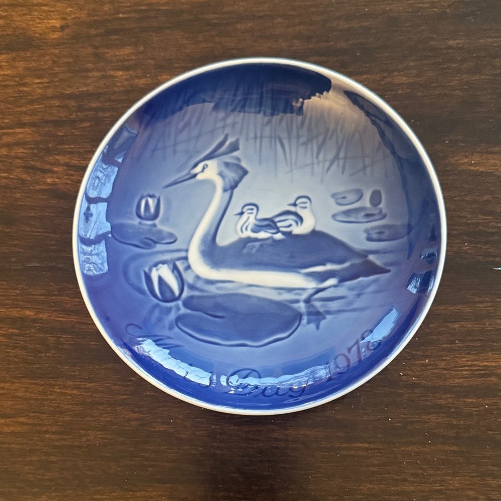 Mothers Day 1978 Copenhagen Porcelain Blue Plate with Bird Design